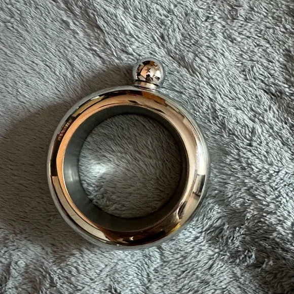 Source Unknown Silver Circular Flask - Picture 1 of 4